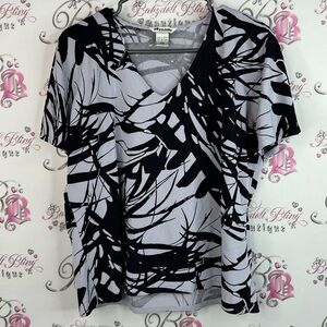 Peter Nygard tshirt tee Black and purple grey Abstract Short Sleeve Top
